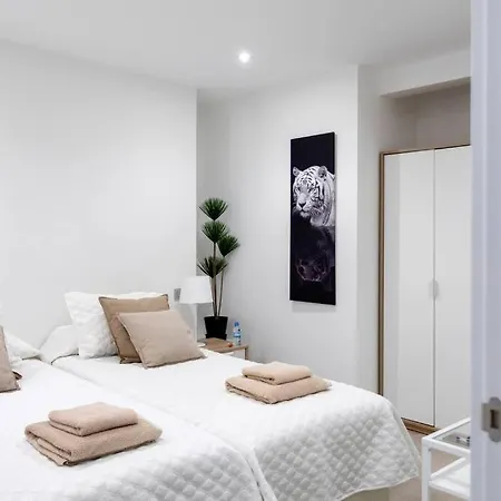 New In The Neighborhood Of Amara. 아파트 *