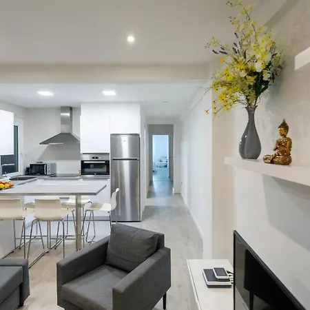 아파트 New In The Neighborhood Of Amara. *